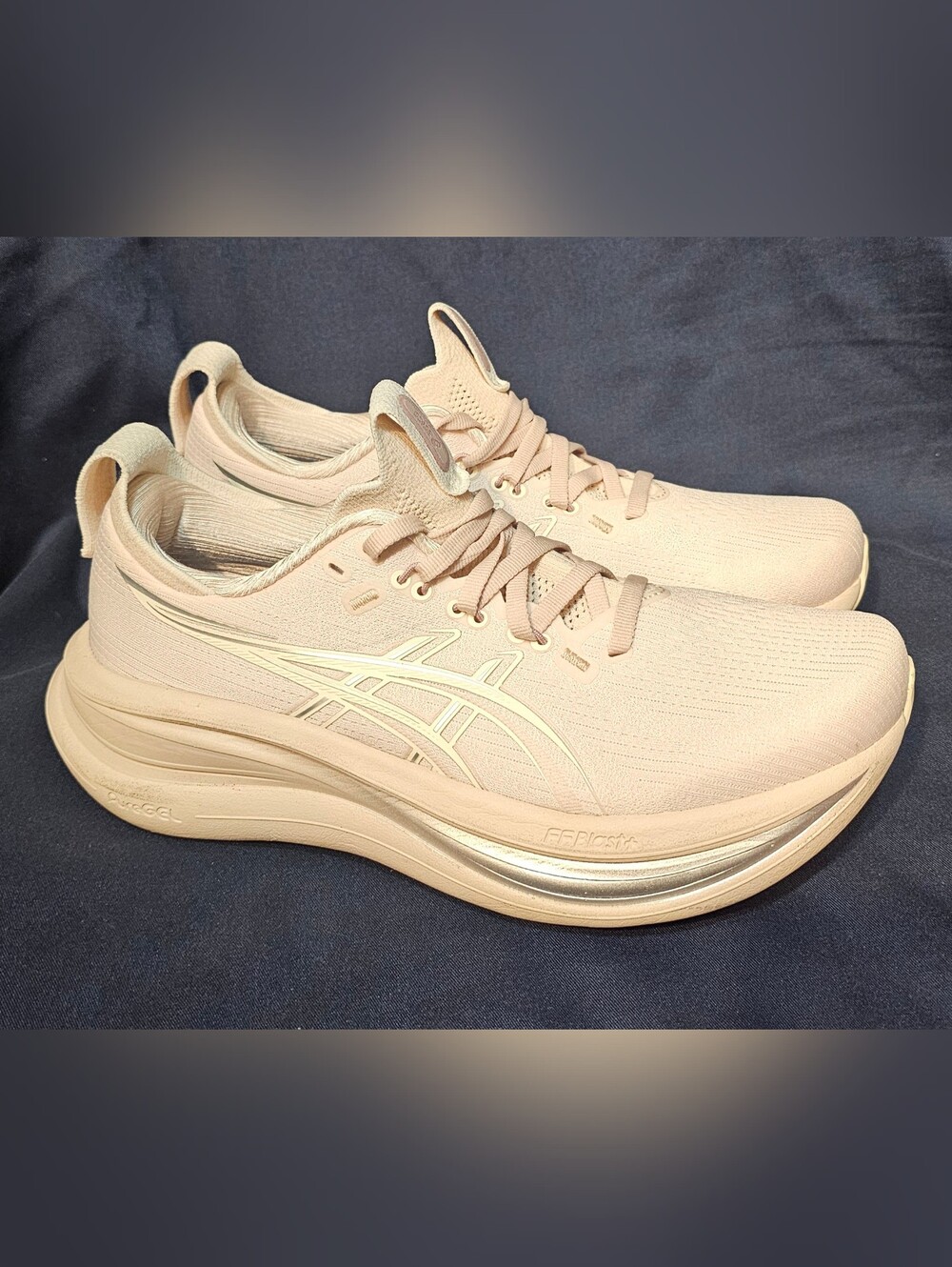 Women's Asica Nimbus 28 zize 8